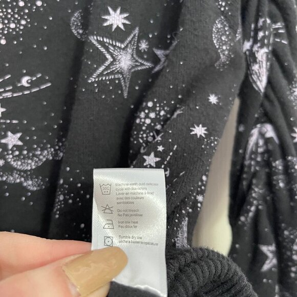 Chaser Women's NWOT Black Shirred Mystical Star Print Crew Neck Sweatshirt Small - Picture 5 of 7